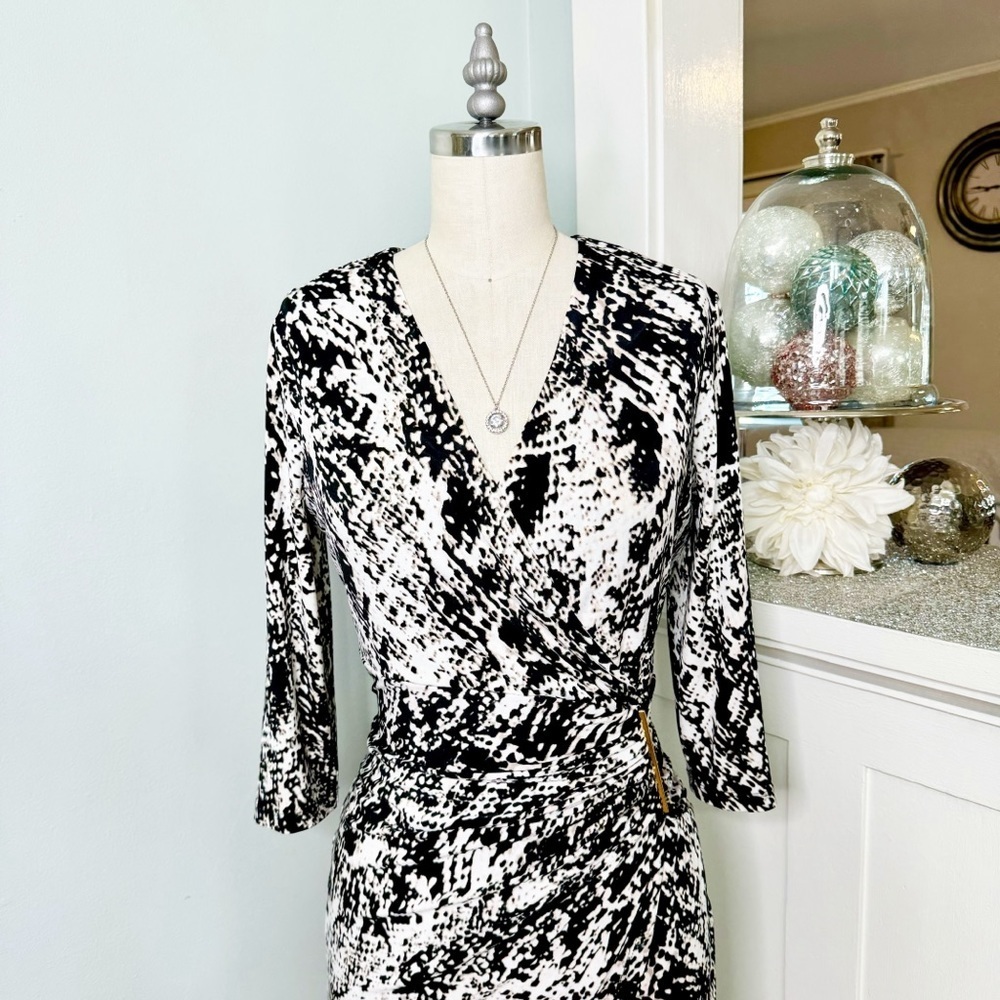 Calvin Klein V-Neck Faux Wrap Sheath Dress Black & White Print Size 6 - Picture 4 of 11
